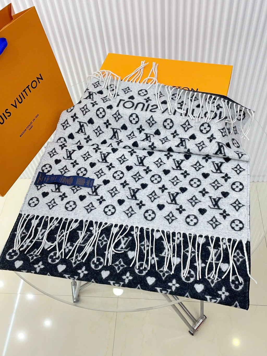 Louis Vuitton Monogram Heart Pattern Scarf - Black and Grey Designer Luxury Wool Blend Winter Wrap for Women